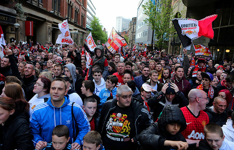 Man Utd winners parade: Fans waiting