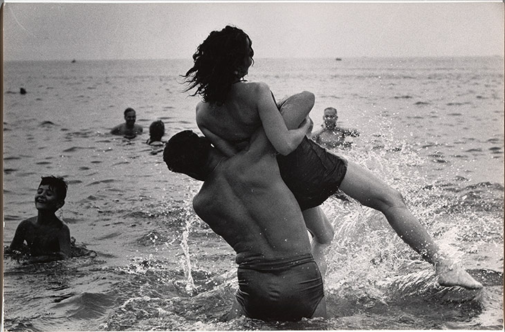 Garry Winogrand: Garry Winogrand, Coney Island, New York. c. 1952