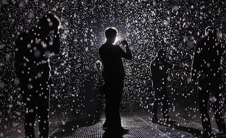 24 hours: New York, USA: Visitors gather in the new Rain Room installation 