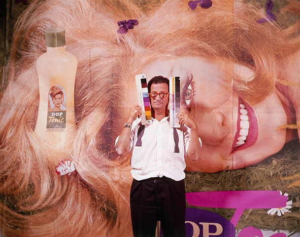 Erwin Blumenfeld: Erwin Blumenfeld in his studio in New York 1961 