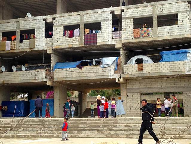 Syria refugees: a future university becomes a refuge