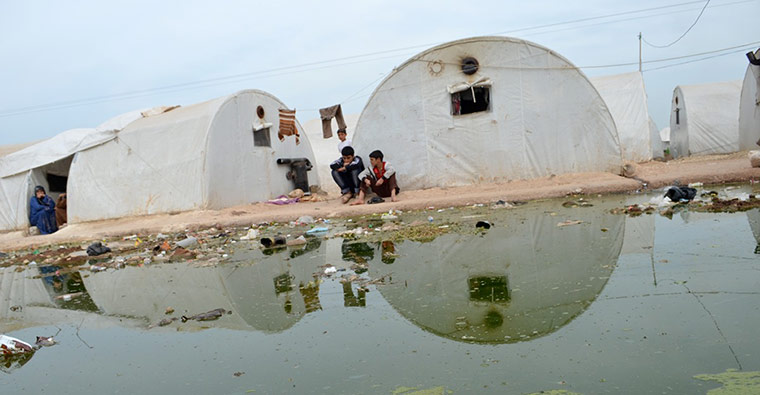 Syria refugees: transit camp in Northern Syria