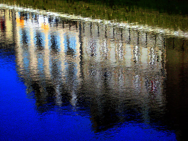 Your Pictures - shimmer: reflection of buildings in river