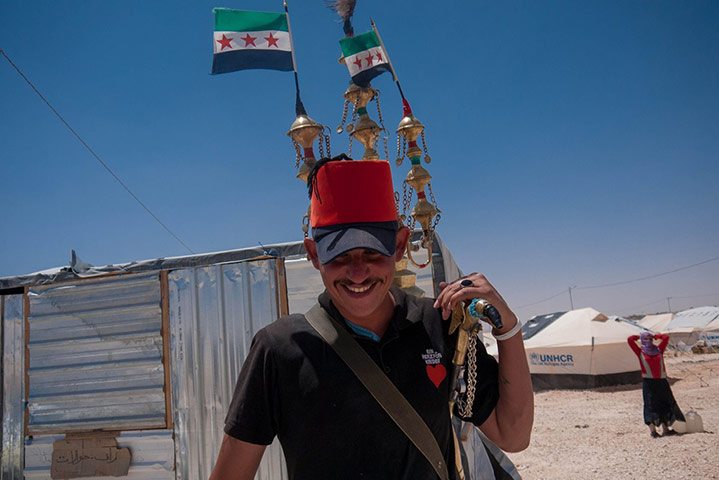 Syria refugees: selling tea zaatri