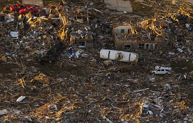 Moore aerials: Debris is strewn