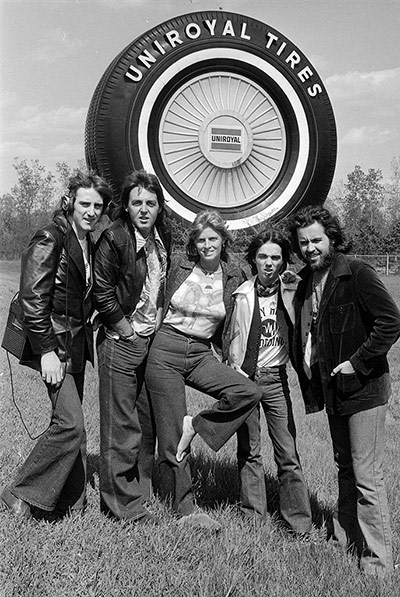 Wings: Wings in America