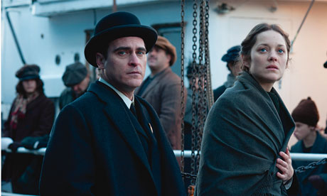 Joaquin Phoenix and Marion Cotillard in The Immigrant