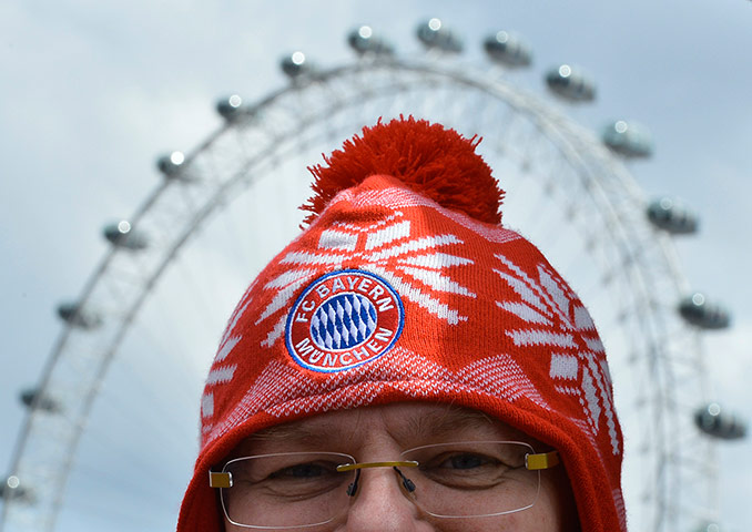 Germans in London: A Bayern Munich supporter near the London Eye 