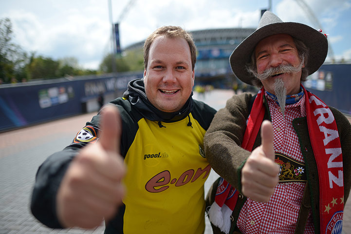 Germans in London: Supporters of Bayern Munich and Borussia Dortmund
