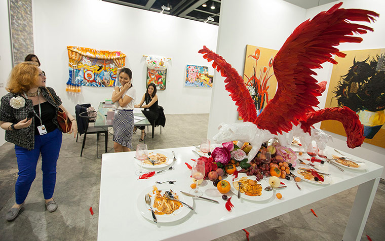 Art Basel: 'White Party' 2005 by Thai artist Sakarin Krue-On 