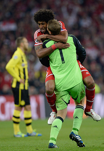 TJ CLF 4: Dante and Neuer embrace on the final whistle 