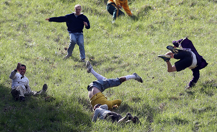 Cheese rolling race: Cheese rolling race in pictures