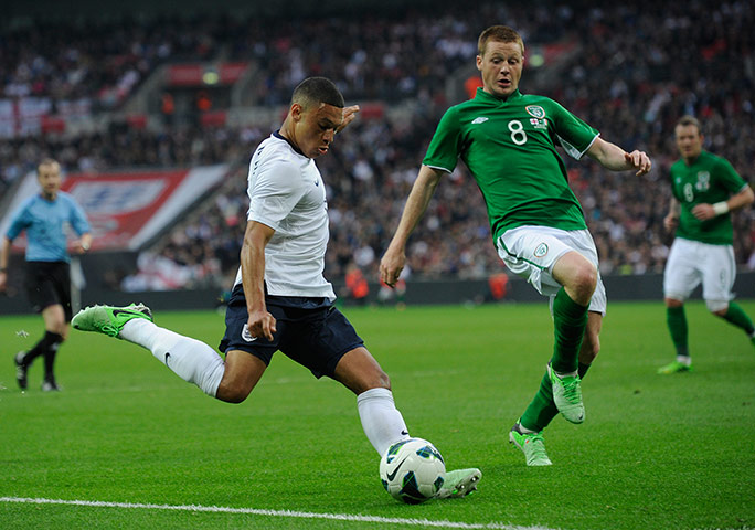 TJ 2: Alex Oxlade-Chamberlain puts in a cross