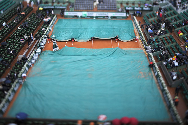 best of the week: Court attendants pull over the covers 