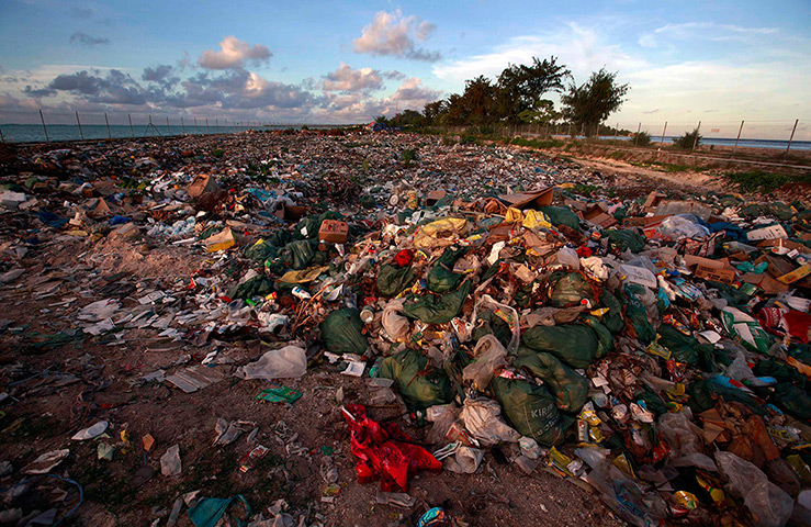 Kiribati, Pacific island: Rubbish lies at a dumping ground on South Tarawa