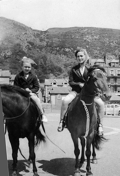 Seaside South parade: Uk seaside horse rides beach