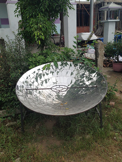 Aliens: alien transmitter dish