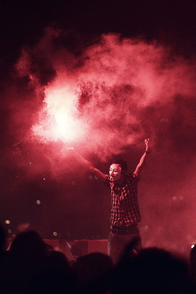 Turkey demonstrations: vendetta mask flare