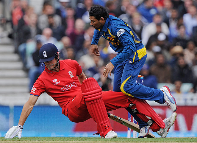 Champions Trophy: England's Alastair Cook and Sri Lanka's Tillakaratne Dilshan collide
