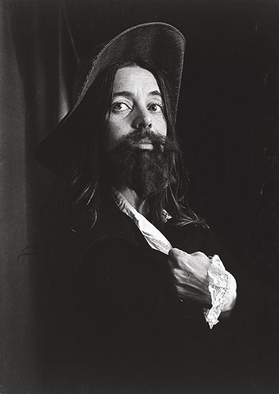 Photo Espana: Portrait of the King, 1972 by Eleanor Antin. Black-and-white photograph mou