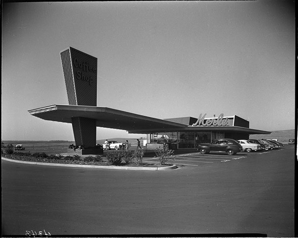 Form and Landscape: The famous Merle's Drive-in, Visalia. c 1950