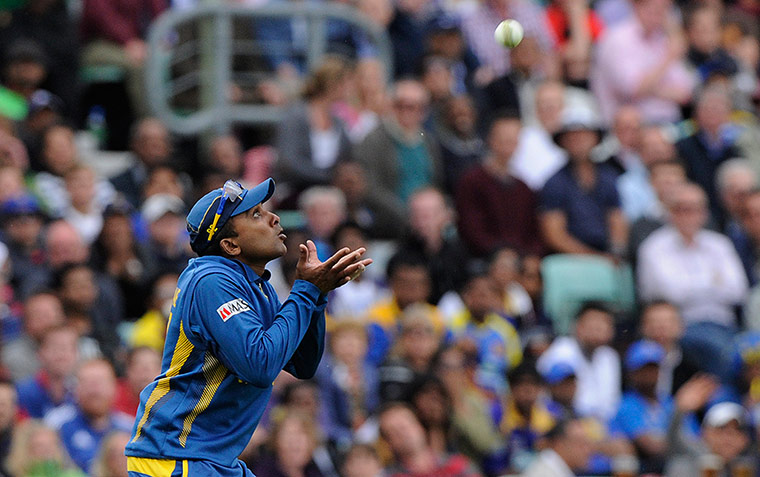 Champions Trophy 2: Mahela Jayawardene waits to catch Joe Root
