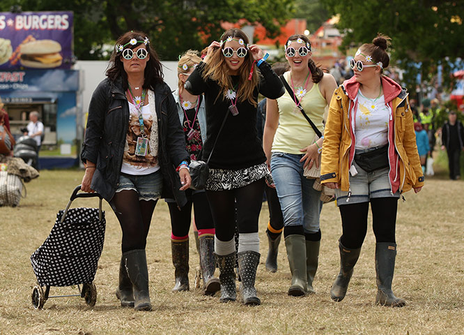 Isle of Wight 2013: Festivalgoers enjoy the Isle of Wight Festival on Friday