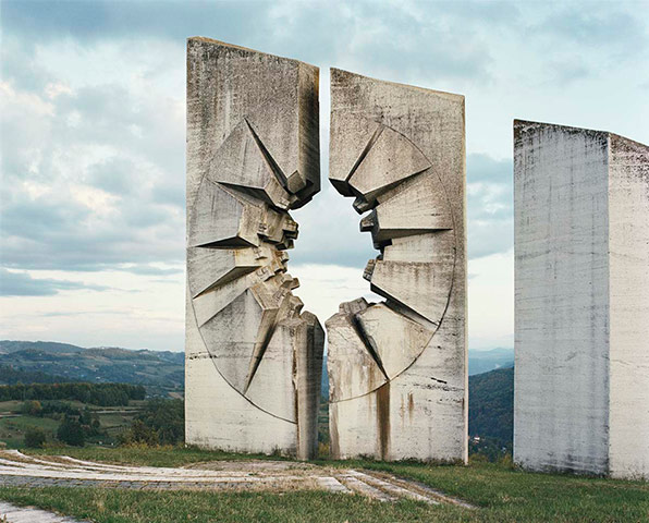 Jan Kempenaers: Spomenik #18 (Kadinijaca), 2009