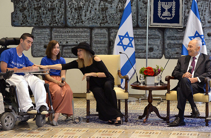 Peres's party: Barbara Streisand meets in Jerusalem with Israeli President Shimon Peres