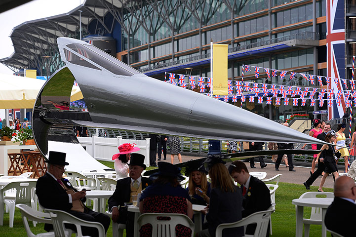 Tom Jenkins's Ascot Day 1: Sculpture called 