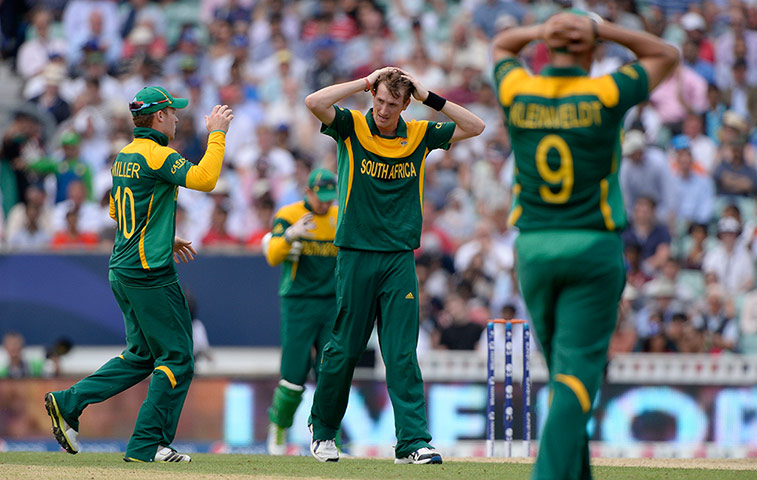 tom cricket: Chris Morris dejection as he narrowly misses bowling Joe Root 
