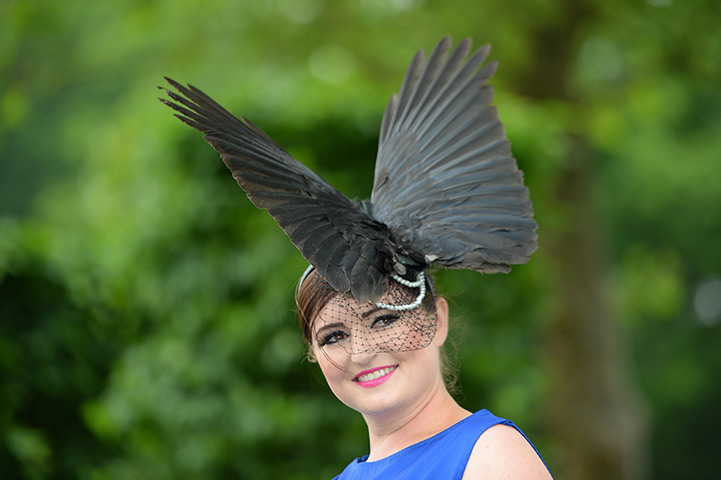 Ladies day at Ascot: Woman in a bird hat