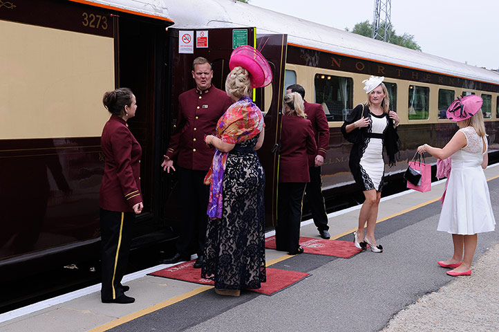 Tom's Ladies day: Disembarking a special charter train