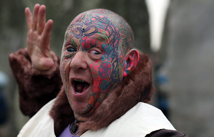 2013 summer solstice: Thousands Gather To Celebrate Summer Solstice At Stonehenge
