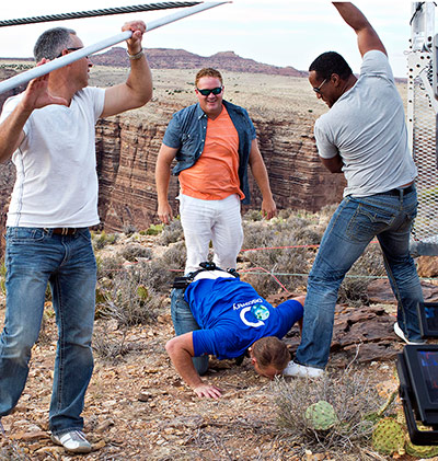 high-wire walk: Nik Wallenda