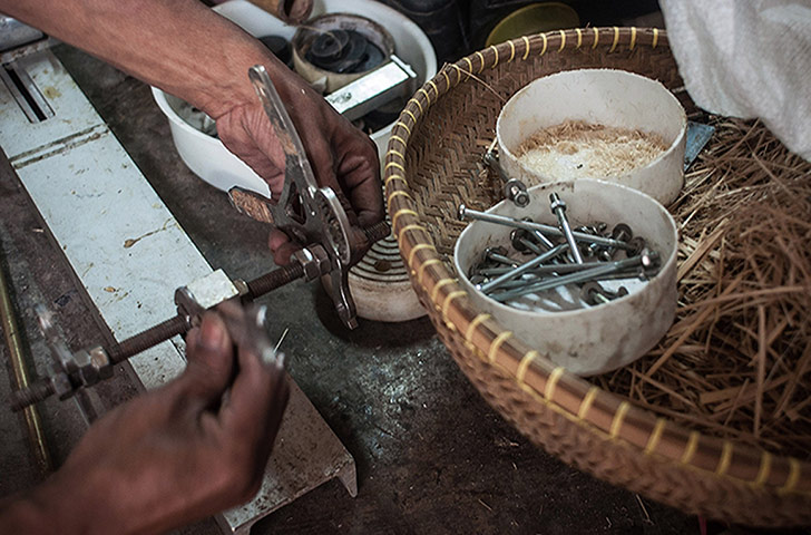 Bamboo bikes: Indonesian Craftsmen Use Bamboo To Make Bike
