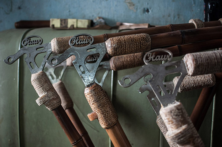 Bamboo bikes: Indonesian Craftsmen Use Bamboo To Make Bike