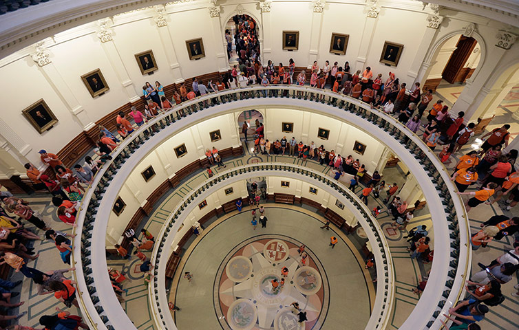 Hundreds of members of the public line up to enter the Texas Senate chamber to watch Wendy Davis's filibuster