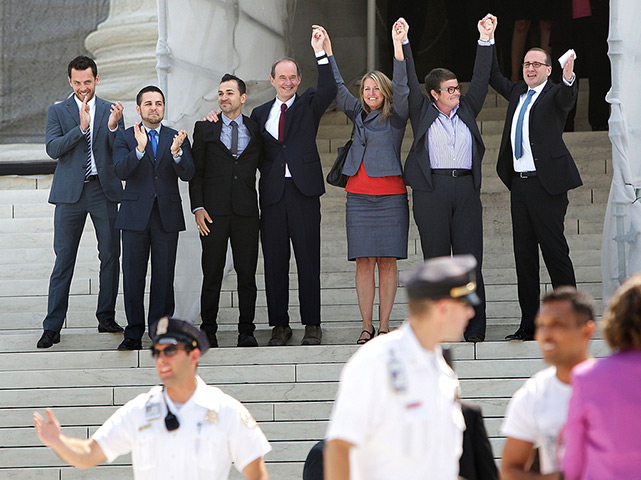 Gay marriage : Prop 8, celebrate with supporters on the steps of the Supreme Court 