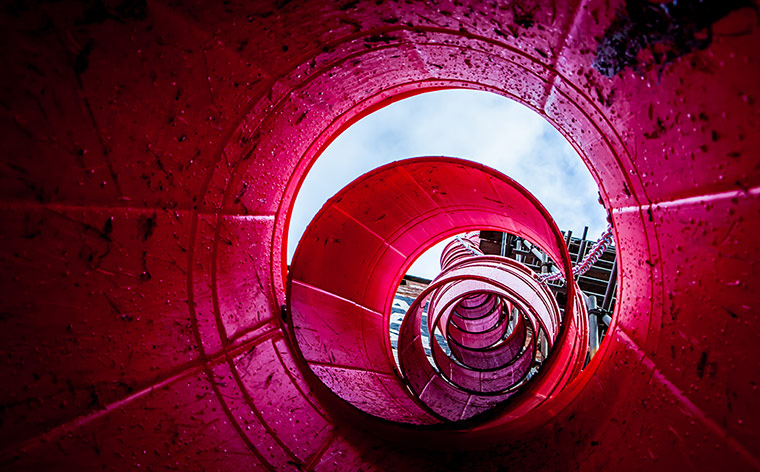 Your Pictures - Zoom: inside of red rubble chute 