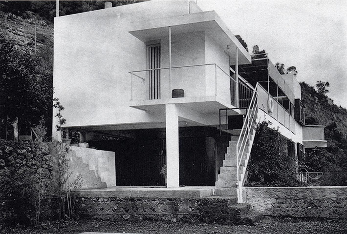 E1027 by Eileen Gray: archive shot of E1027