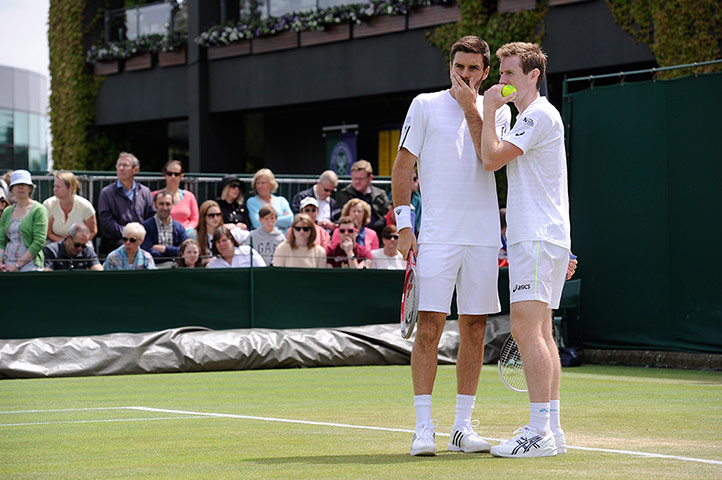 tom wimbo day 6: Jonny Marray, right, and Colin Fleming talk tactics 