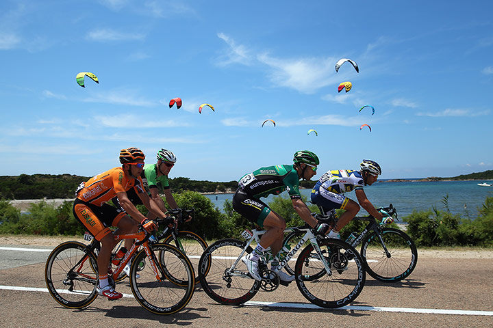 TDF: Juan Antonio Flecha of Vacansoleil-DCM leads the break away group 