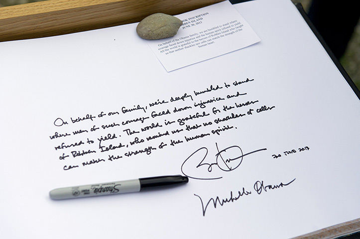 Obama Robben Island: The note that President Barack Obama and First Lady Michelle Obama signed i