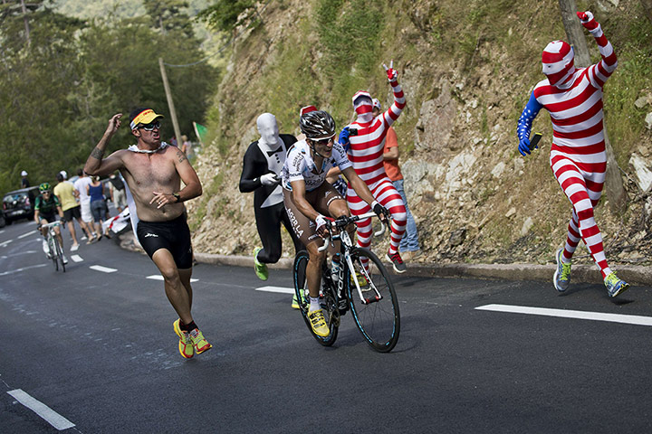 Tour de France Stage 2: Tour de France Stage 2 – In Pictures