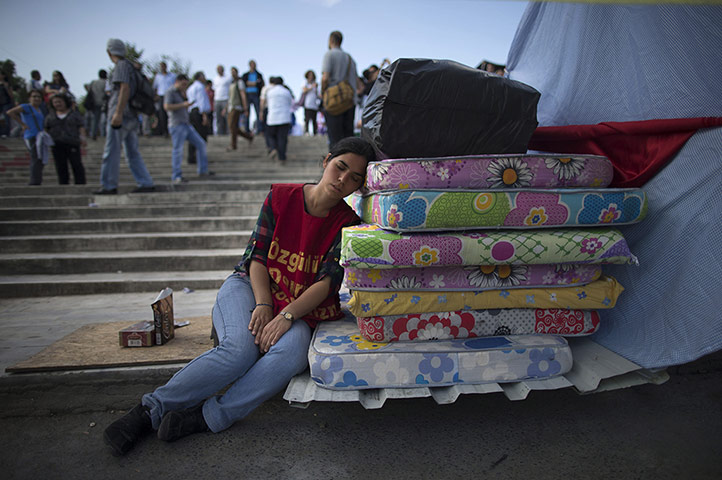 Turkey protests day five: Protester sleeps