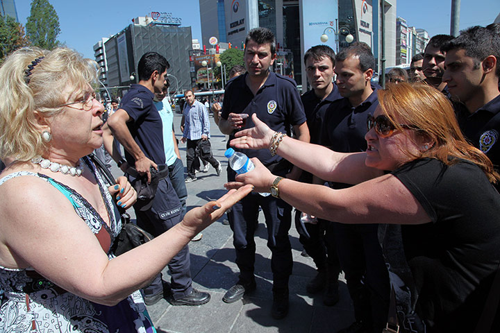 Turkey protests day five: Women argue