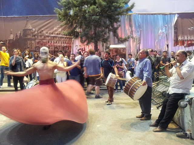 Turkey demonstrations: gypsy zenne istanbul