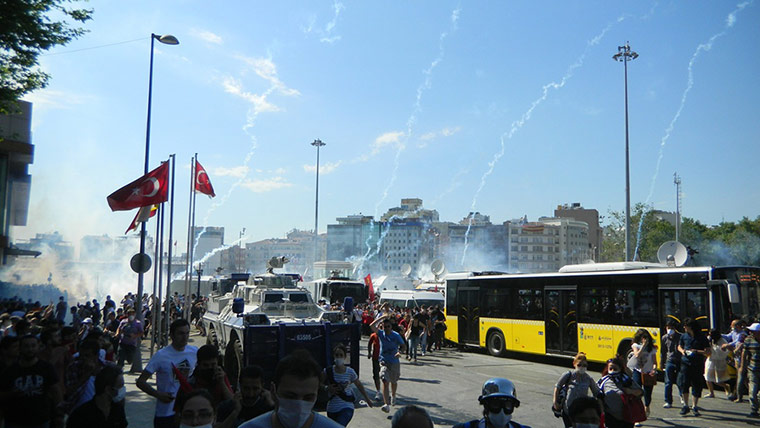 Turkey demonstrations: teargas bombs falling
