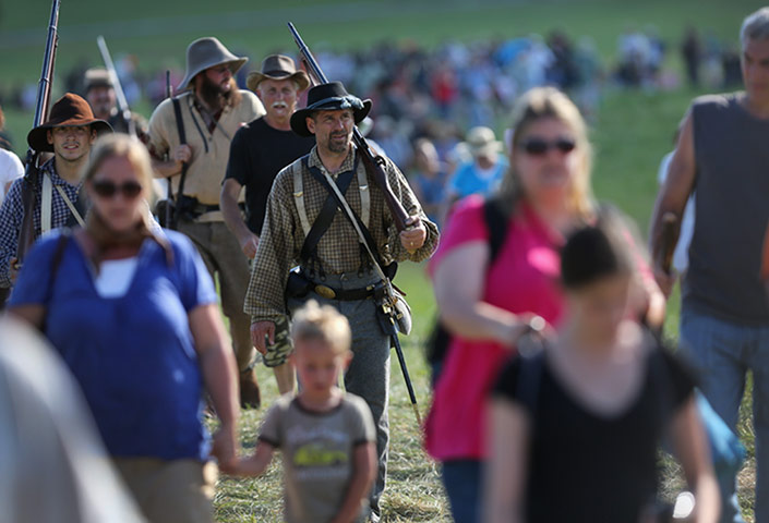 Gettysburg modern: gettysburg crowd